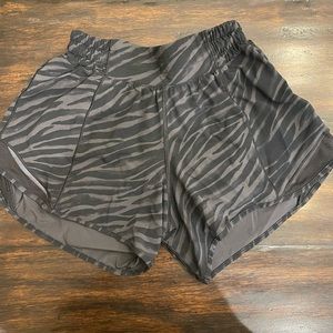 Lululemon Hotty Hot Shorts, size 2, tiger stripe